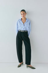 Lex Mid Rise Barrel Denim Jeans Black | VRG GRL online
