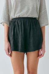 Annika Shorts Crinkle Black | VRG GRL online