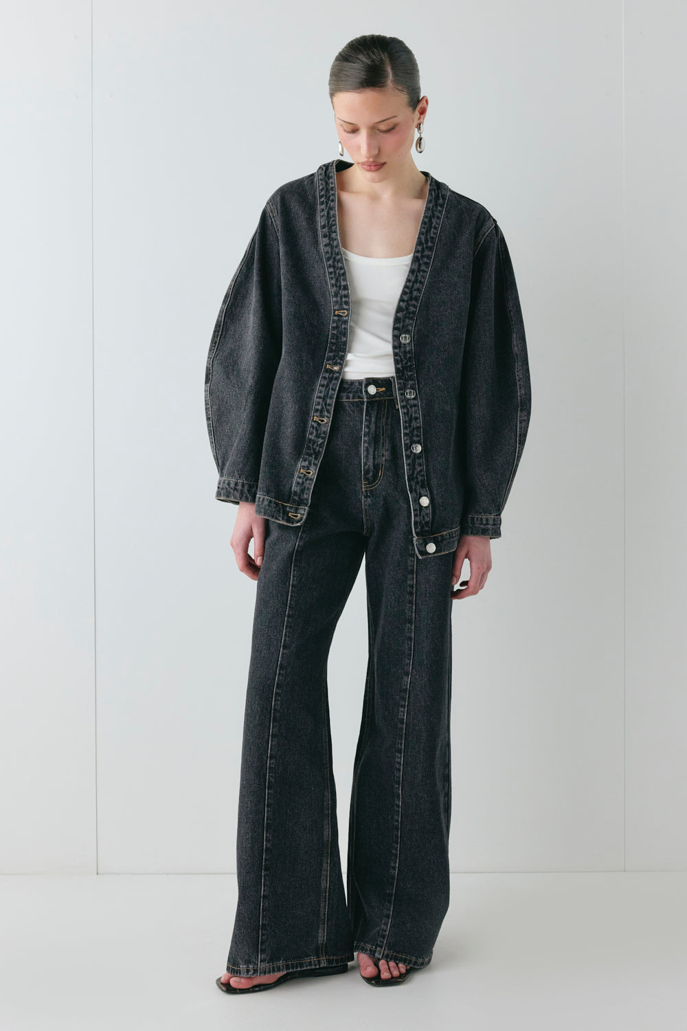 Vivien Denim Jacket Washed Black | VRG GRL online