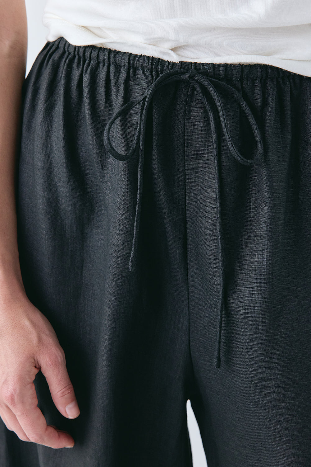 Raya Linen Pants Black | VRG GRL US
