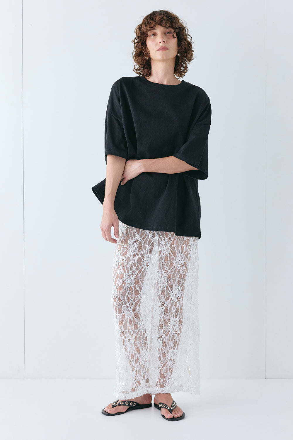 Willow Tee Black | VRG GRL online