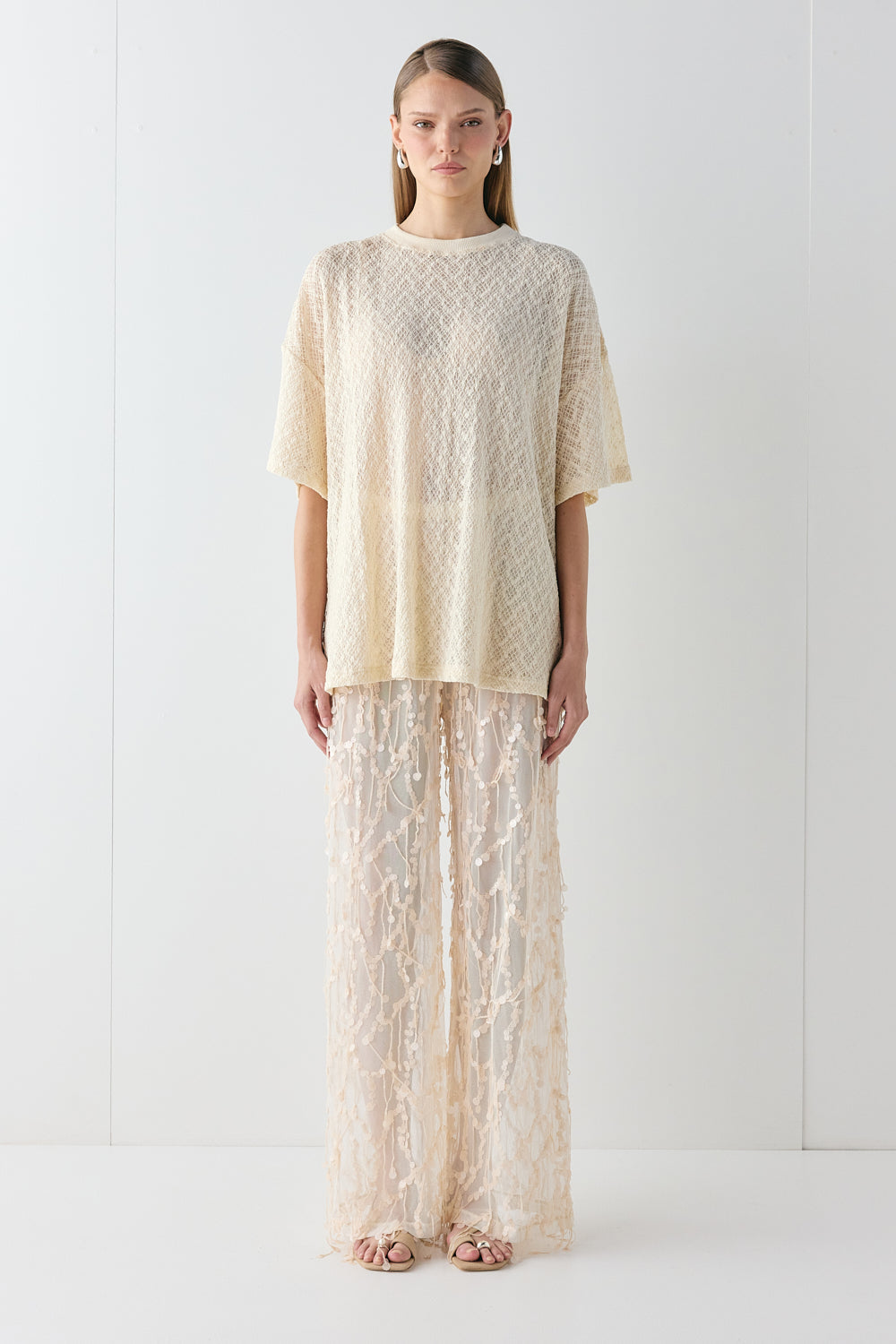 Willow Lace Tee Cream | VRG GRL online
