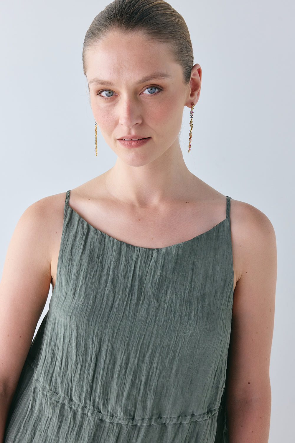 Indi Top Crinkle Khaki | VRG GRL online