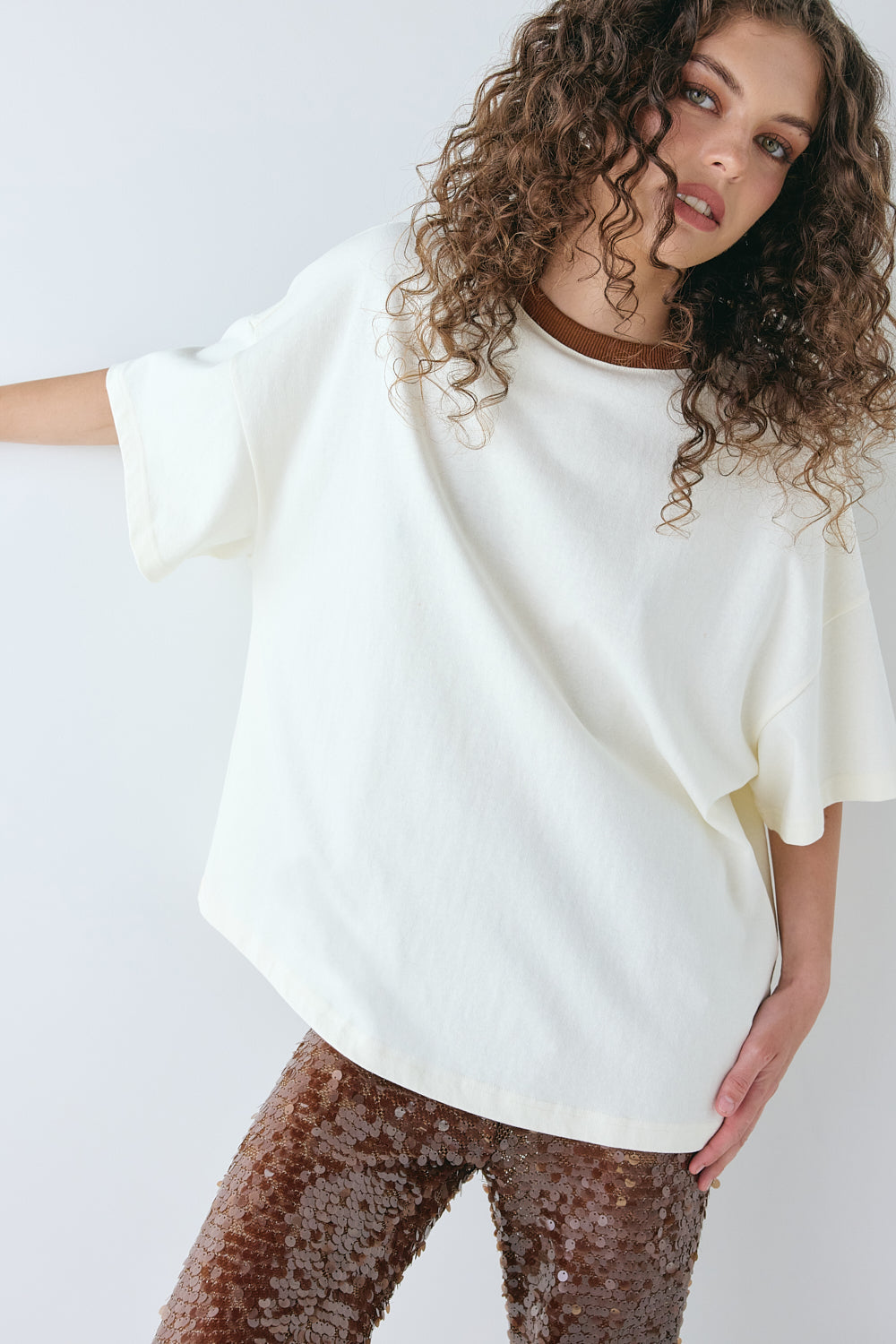 Willow Tee Cream | VRG GRL online