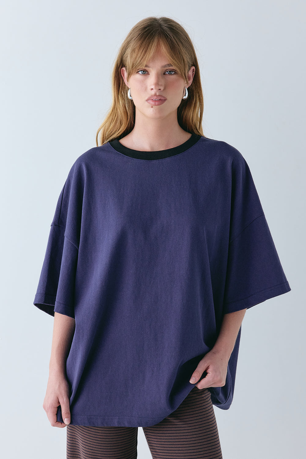 Willow Tee Navy | VRG GRL US