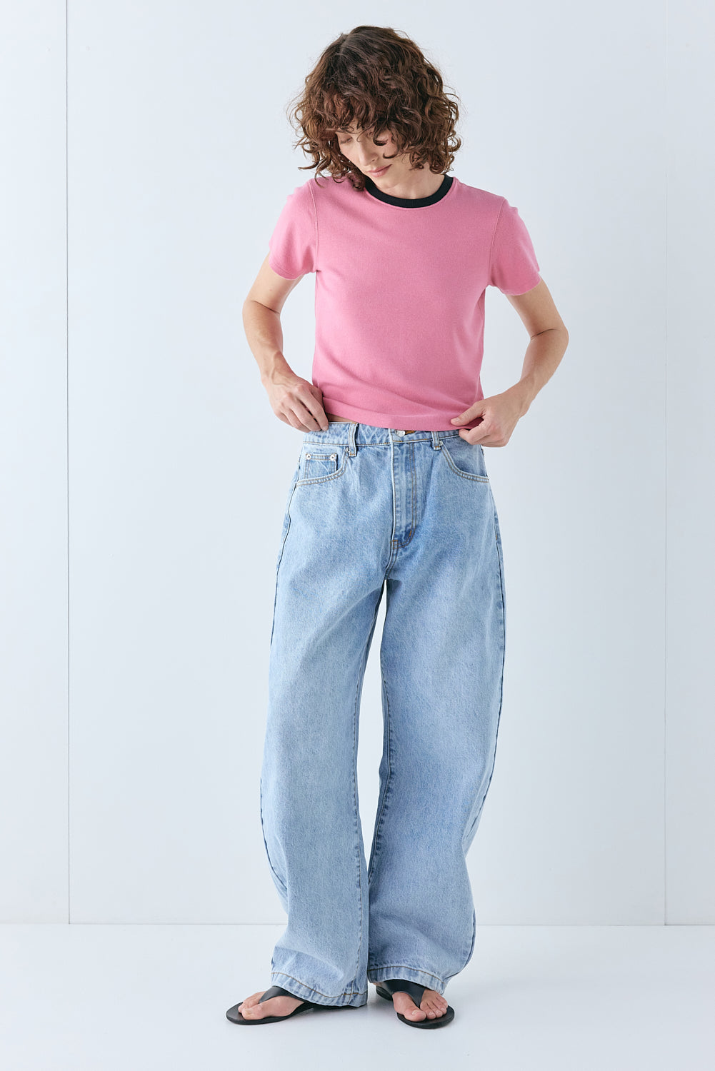 Sami Mid Rise Barrel Denim Jeans Washed Blue | VRG GRL sale