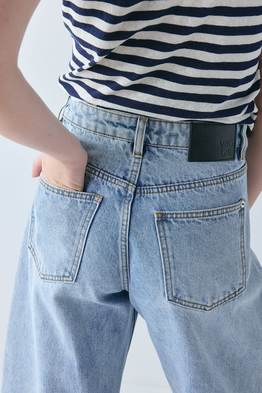 Sami Mid Rise Barrel Denim Jeans Washed Blue | VRG GRL sale