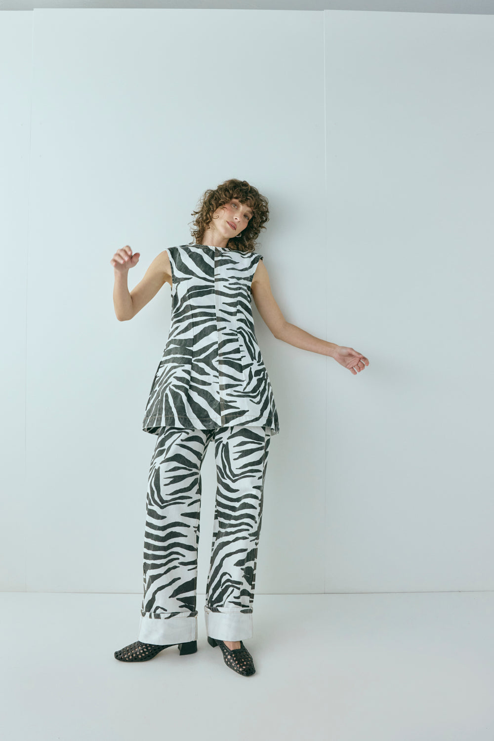 Manon Mid Rise Denim Jeans Zebra | VRG GRL near me