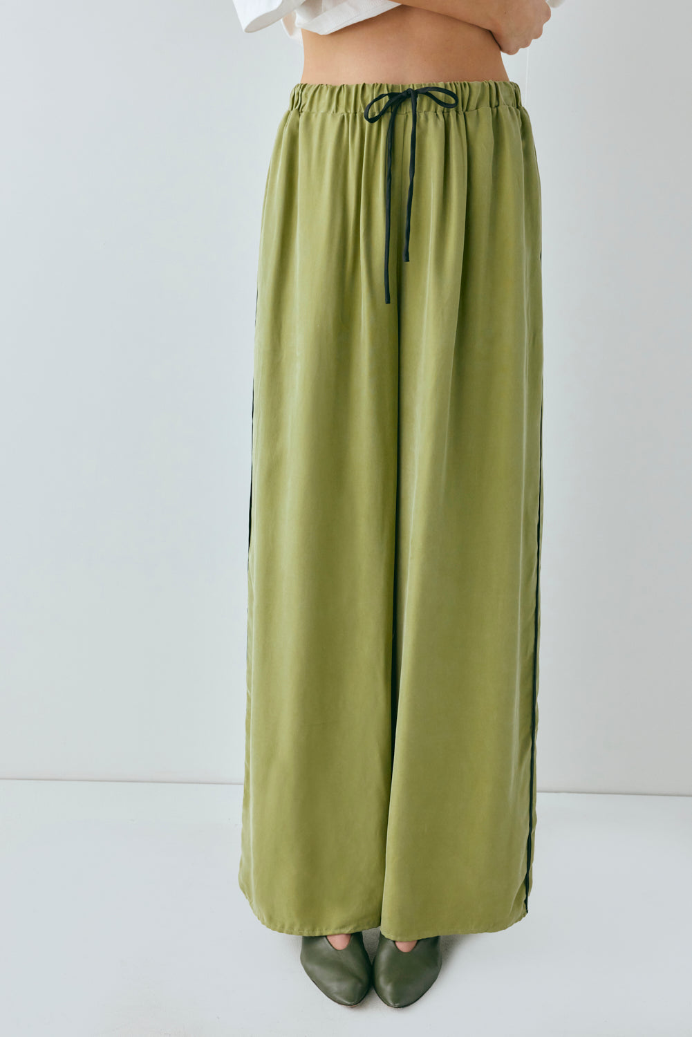 Moonscapes Pants Moss | VRG GRL near me