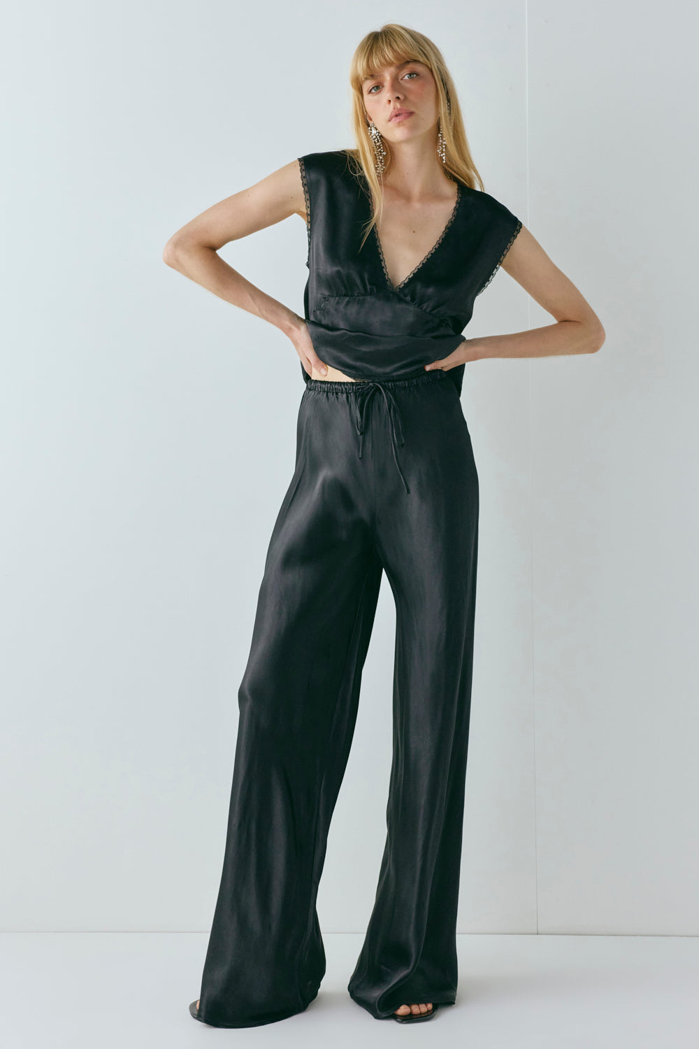 Rae Satin Pants Black | VRG GRL online