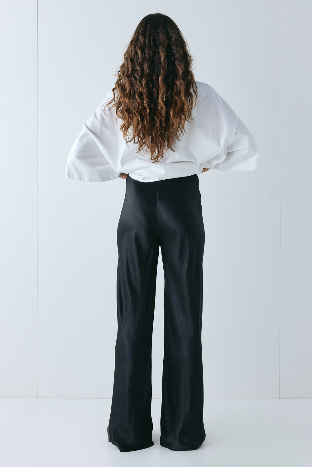 Rae Satin Pants Black | VRG GRL online