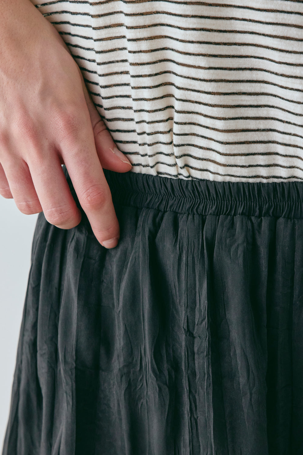 Annika Shorts Crinkle Black | VRG GRL online