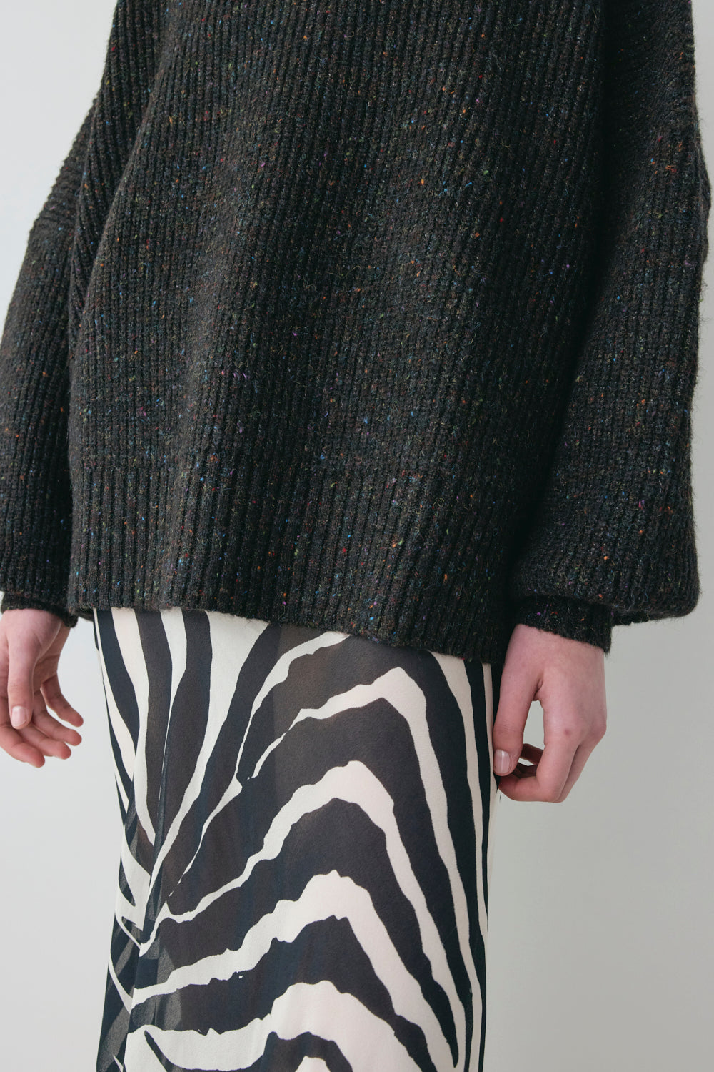 Yumi Knit Jumper Black Speckle | VRG GRL US
