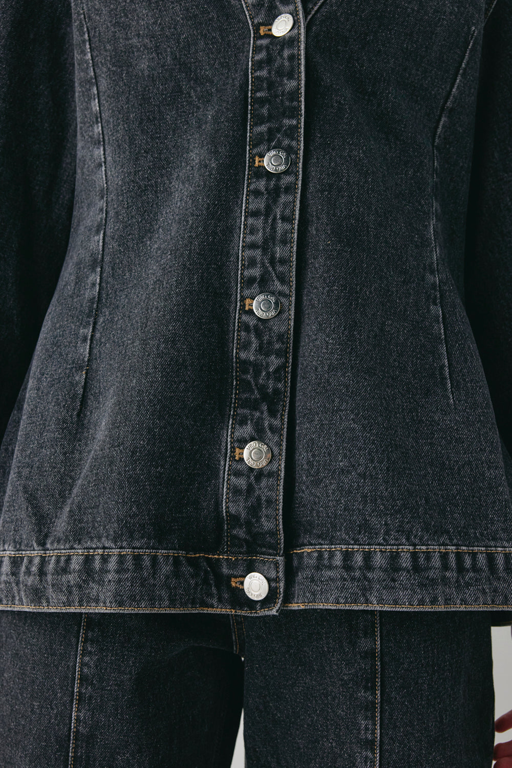 Vivien Denim Jacket Washed Black | VRG GRL US
