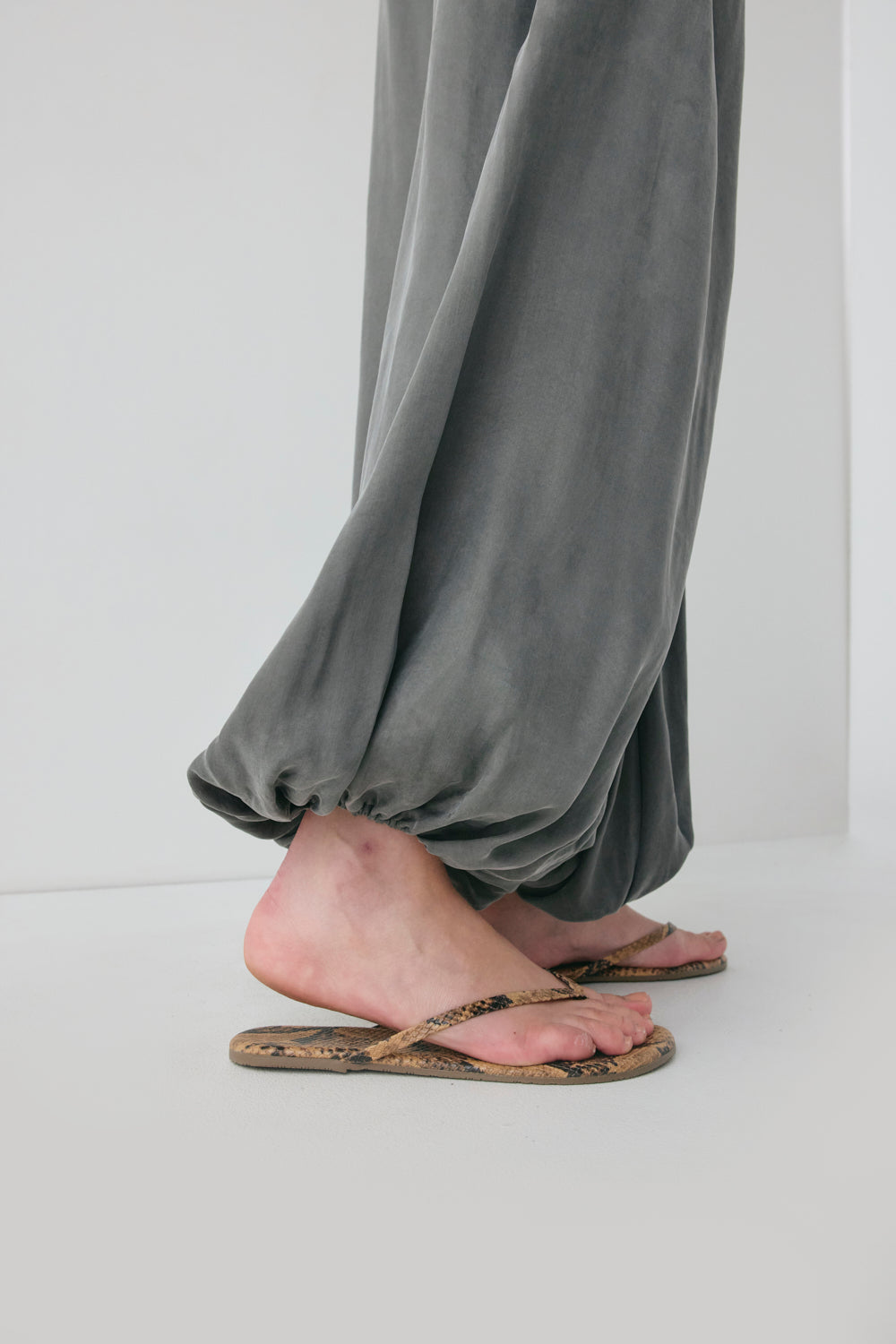 Tara Pants Slate | VRG GRL sale