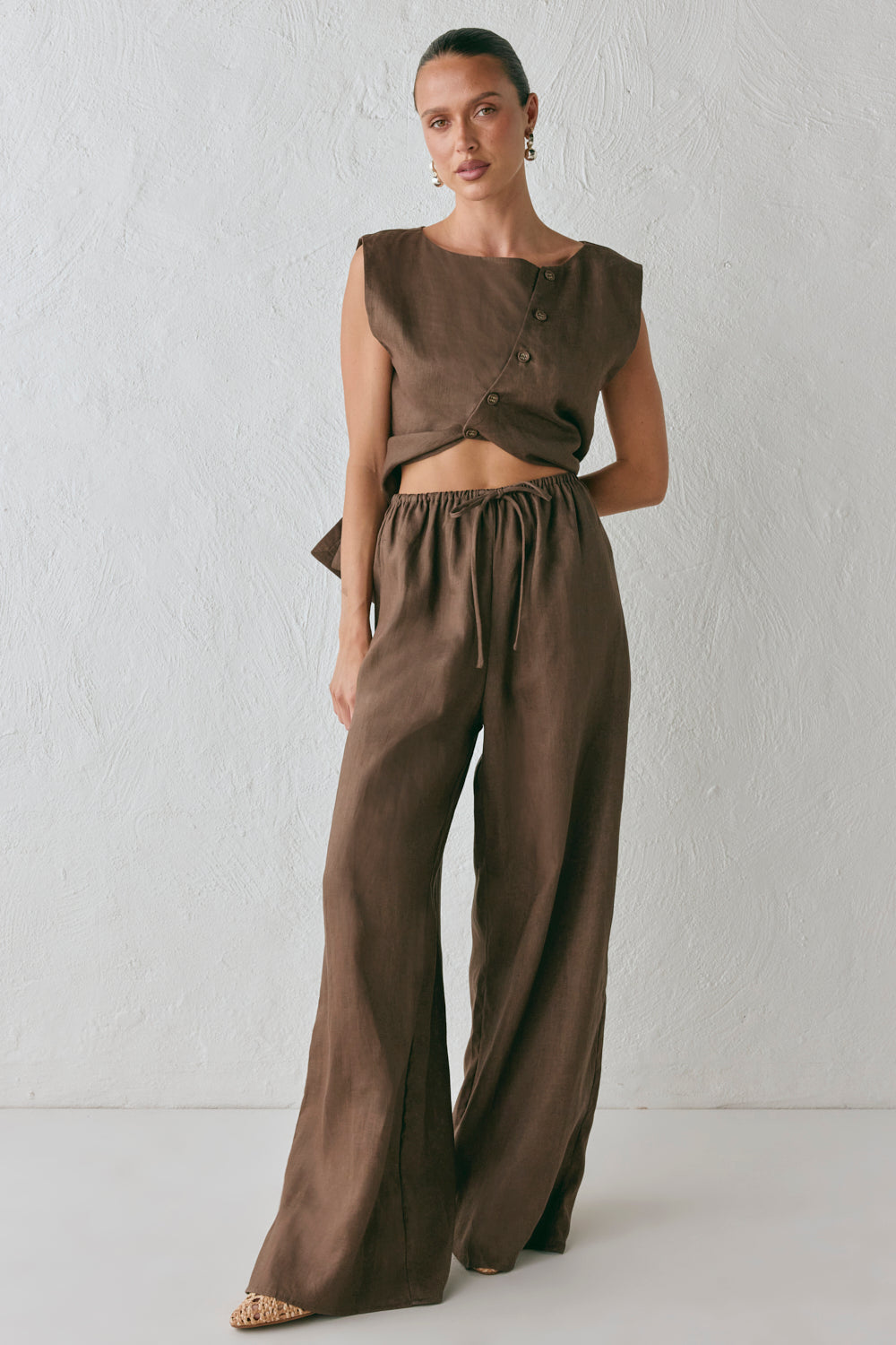 Raya Linen Pants Chocolate | VRG GRL on sale