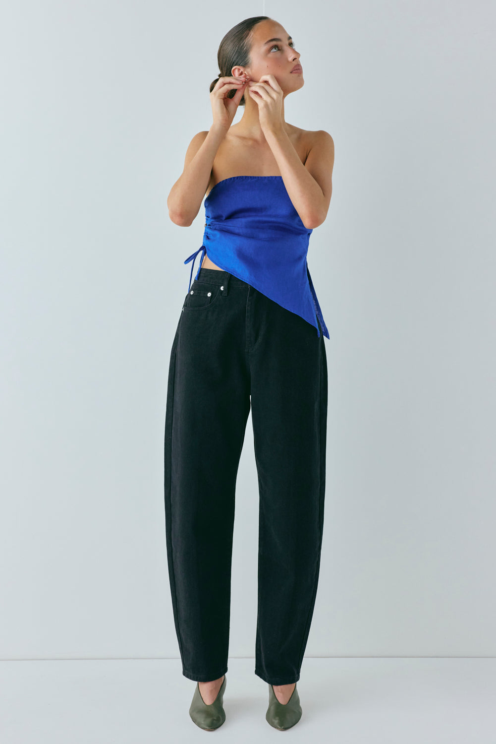 Lex Mid Rise Barrel Denim Jeans Black | VRG GRL discount